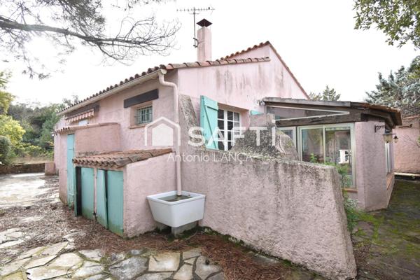 Maison de plain pied avec dépendance à fort potentiel - Roquebrune-sur-Argens