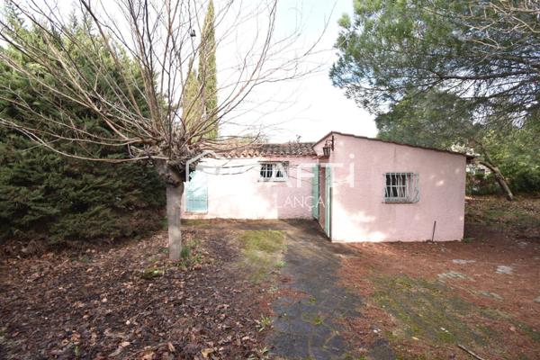 Maison de plain pied avec dépendance à fort potentiel - Roquebrune-sur-Argens