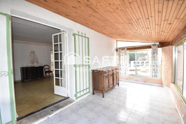 Maison de plain pied avec dépendance à fort potentiel - Roquebrune-sur-Argens
