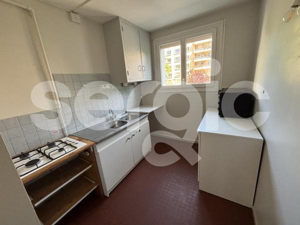 Location 3 Pieces 65 49000 Angers 23 0517 01 0108
