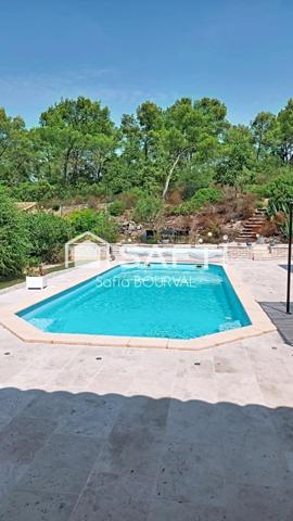 Maison familiale avec dépendance et garage