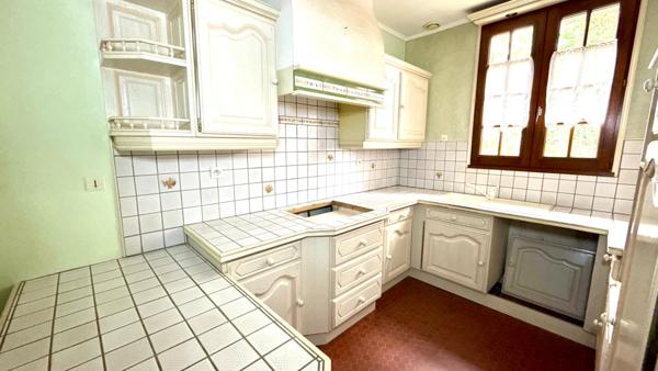 Maison familiale de 170 m2, à Chaumontel, avec double garage et terrain de 1661 m2