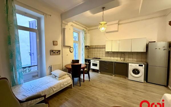 Appartement à vendre    2 pièces • 51 m2 Marseille 3
