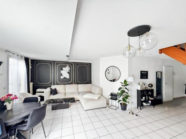 Maison à vendre à Dammarie-les-Lys - 3 chambres, jardin, garage