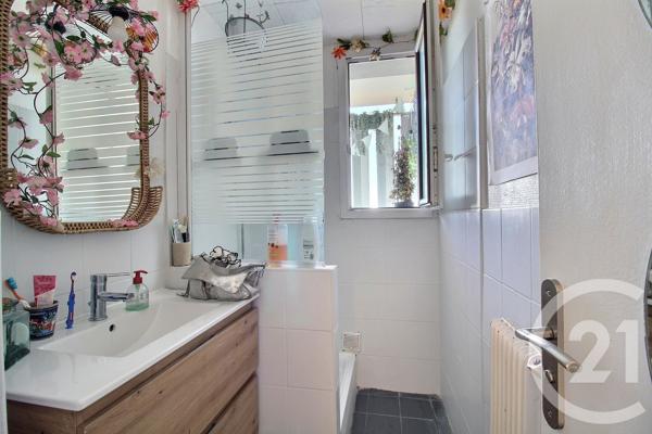 Appartement F3 à vendre  3 pièces - 56,68 m 2   PESSAC  - 33