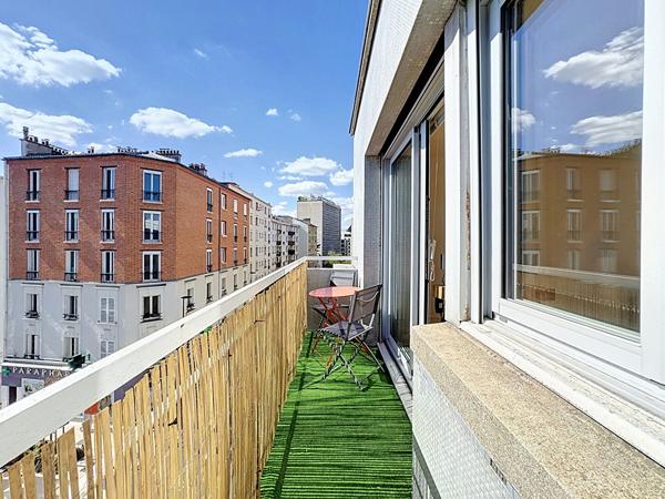 Studio meublé Dernier étage Balcon