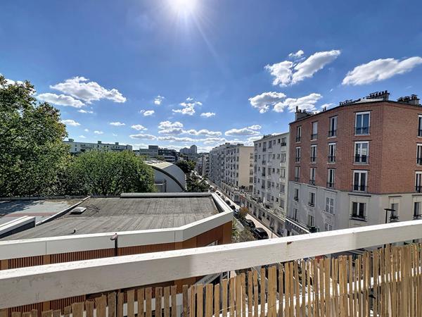Studio meublé Dernier étage Balcon