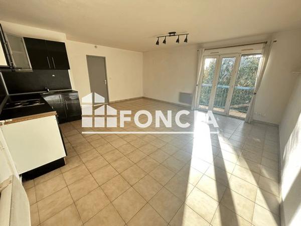 Location Appartement 2 pièces 45.5 m² - 62 CHEMIN DES AMOUREUX Lunel 34400