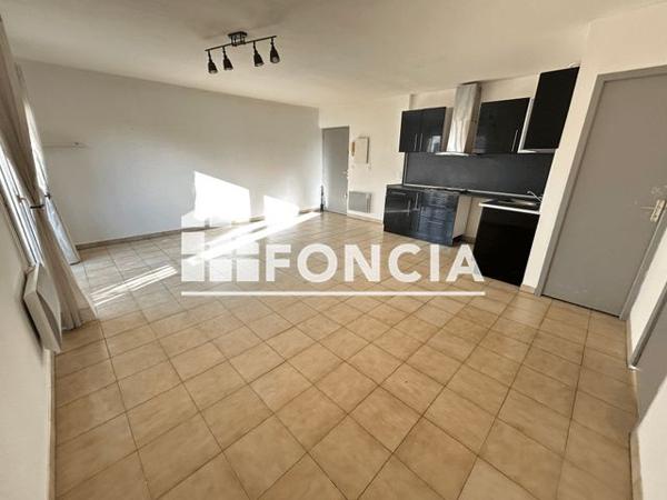 Location Appartement 2 pièces 45.5 m² - 62 CHEMIN DES AMOUREUX Lunel 34400