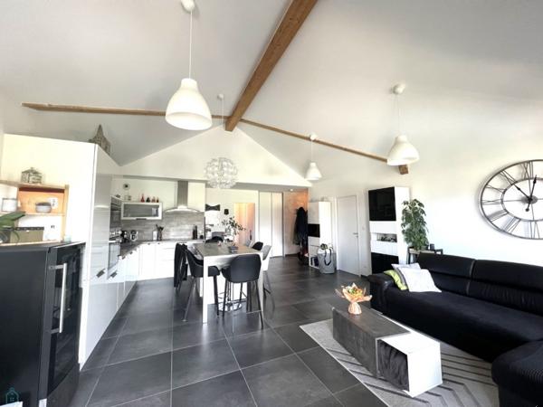 Appartement T4 au dernier étage d'une petite résidence