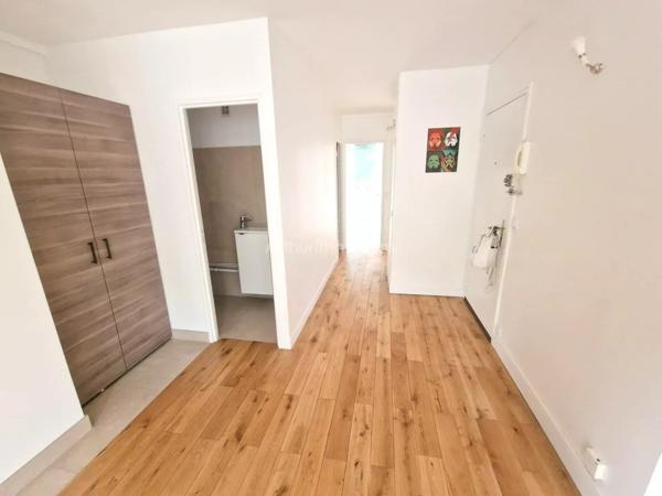 Vente                                                      Appartement
                        
                     3 pièces                      56 m2                     à Meudon
