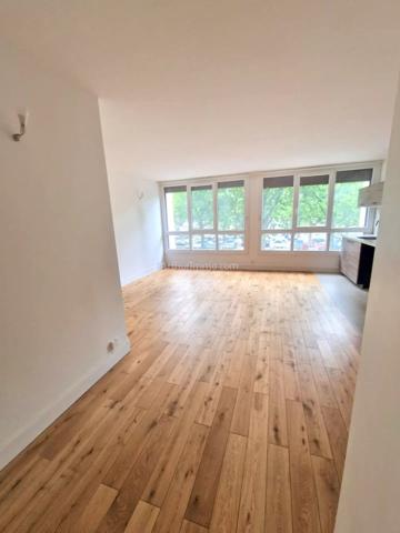 Vente                                                      Appartement
                        
                     3 pièces                      56 m2                     à Meudon