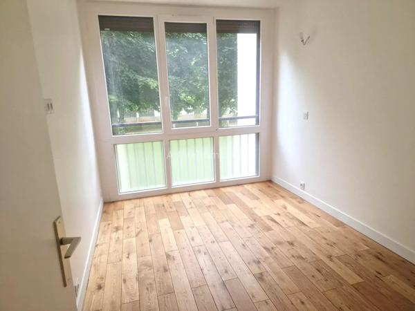 Vente                                                      Appartement
                        
                     3 pièces                      56 m2                     à Meudon
