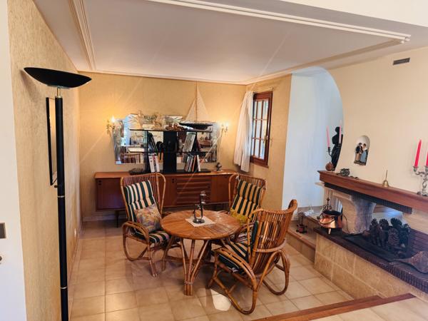 Saint Julien belle villa traditionnelle 4 chambres Piscinable