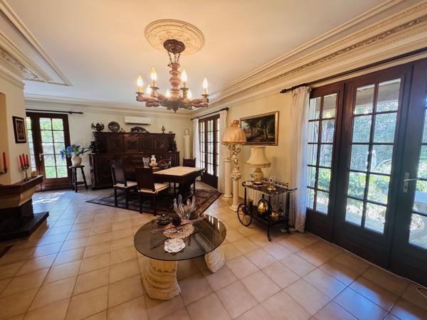 Saint Julien belle villa traditionnelle 4 chambres Piscinable