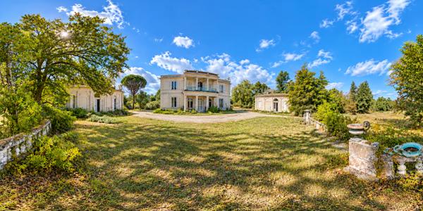 Propriété historique Saint Loubes 18 pièce(s) 870 m2