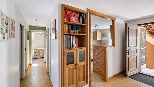 SAINT-MAXIMIN-LA-SAINTE-BAUME - MAISON DE PLAIN-PIED AVEC STUDIO INDÉPENDANT ET PISCINE