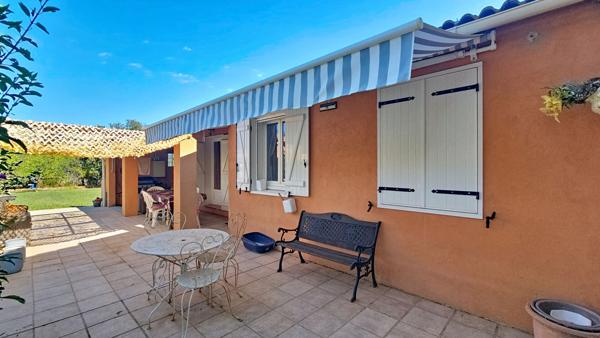 SAINT-MAXIMIN-LA-SAINTE-BAUME - MAISON DE PLAIN-PIED AVEC STUDIO INDÉPENDANT ET PISCINE
