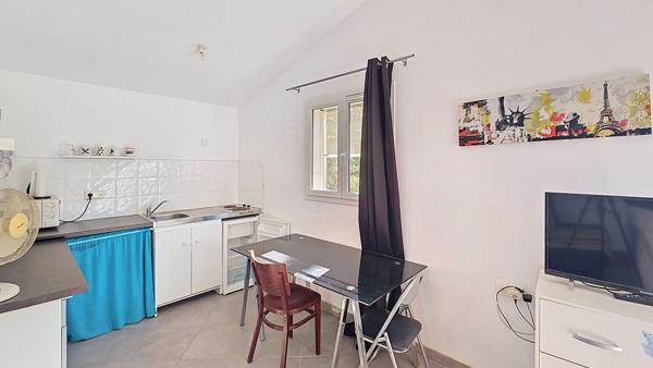 SAINT-MAXIMIN-LA-SAINTE-BAUME - MAISON DE PLAIN-PIED AVEC STUDIO INDÉPENDANT ET PISCINE