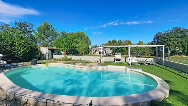 SAINT-MAXIMIN-LA-SAINTE-BAUME - MAISON DE PLAIN-PIED AVEC STUDIO INDÉPENDANT ET PISCINE