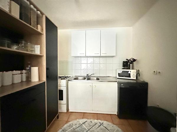 Appartement 3 pièces en rez de jardin actuellement loué 850 euros CC
