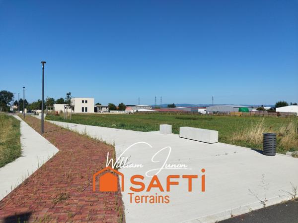 Terrain constructible, viabilisé et borné