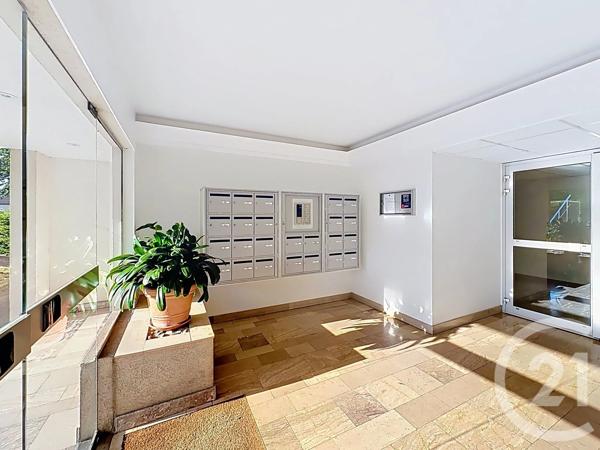 Appartement F2 à vendre  2 pièces - 42 m 2   SCEAUX  - 92