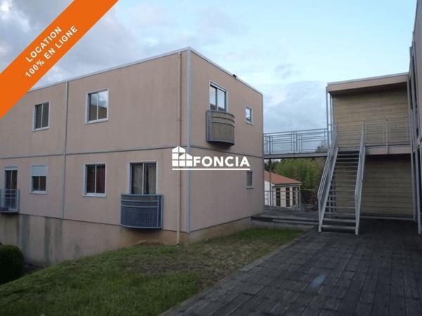 Location Studio 28 m² - 15 RUE DU PERE DE LA CROIX Poitiers 86000