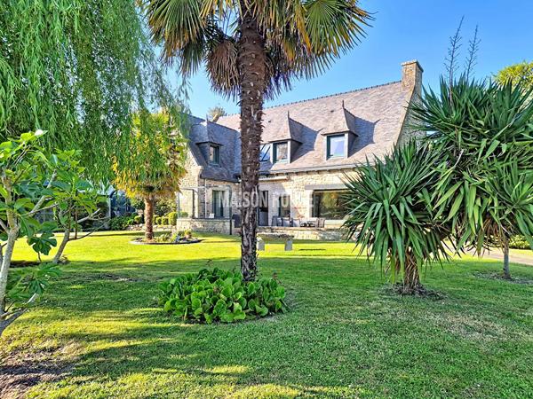 Maison de caractère en pierres 211 m² - Terrain paysagé 2459 m² - Proche Dinan - Dinard 20 min