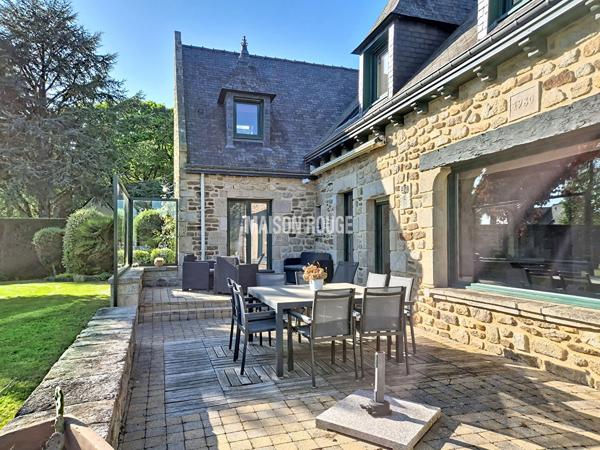 Maison de caractère en pierres 211 m² - Terrain paysagé 2459 m² - Proche Dinan - Dinard 20 min