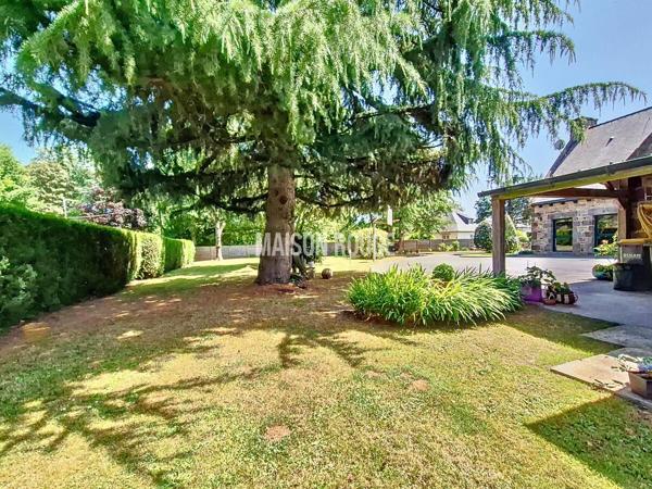 Maison de caractère en pierres 211 m² - Terrain paysagé 2459 m² - Proche Dinan - Dinard 20 min