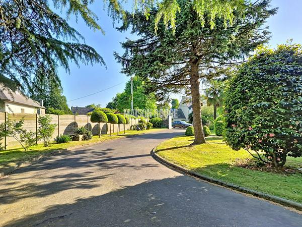 Maison de caractère en pierres 211 m² - Terrain paysagé 2459 m² - Proche Dinan - Dinard 20 min