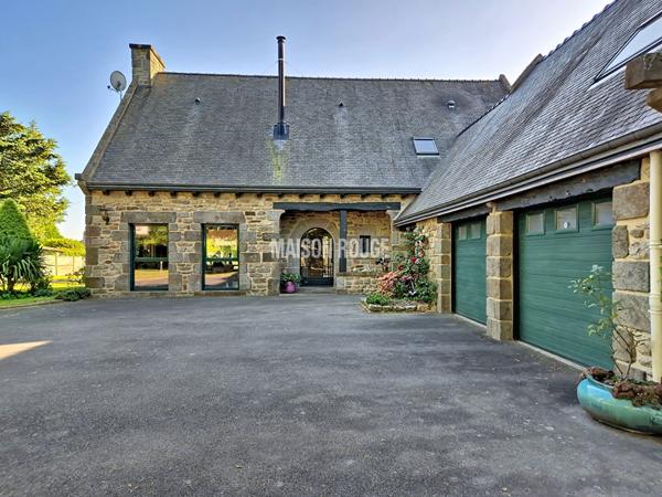 Maison de caractère en pierres 211 m² - Terrain paysagé 2459 m² - Proche Dinan - Dinard 20 min
