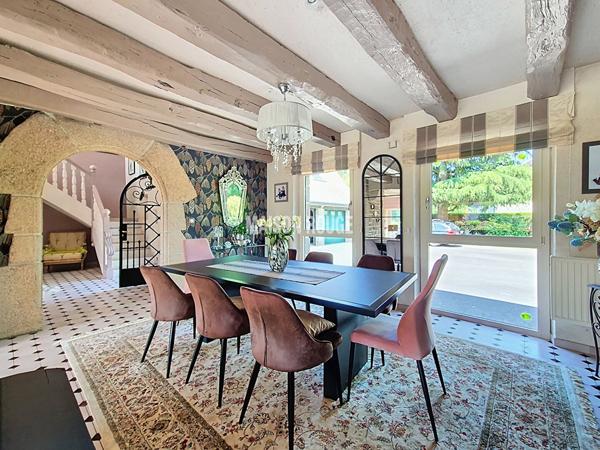 Maison de caractère en pierres 211 m² - Terrain paysagé 2459 m² - Proche Dinan - Dinard 20 min