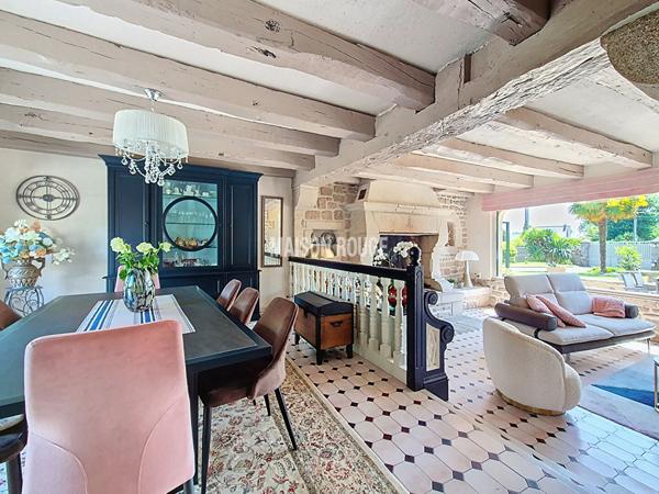 Maison de caractère en pierres 211 m² - Terrain paysagé 2459 m² - Proche Dinan - Dinard 20 min