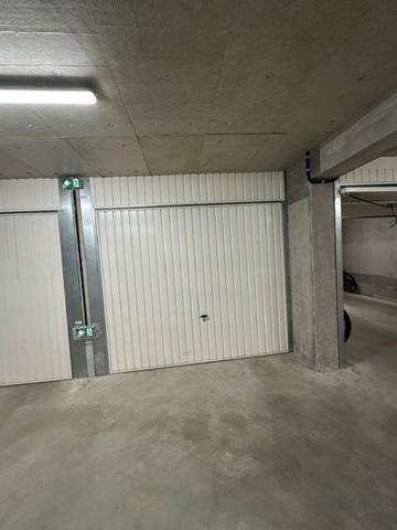 Garage
                                                                                                                                                
                                                                                                                                                
                                                                                                                                                
                                                                                                                                                                                                                                                                                                                        18  m²