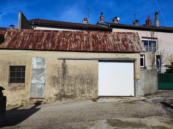 Parking / Box à louer à Oyonnax (01100)