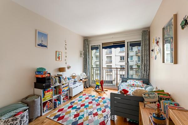 Appartement rénové par architecte au sein de la résidence Fernand Pouillon à Boulogne