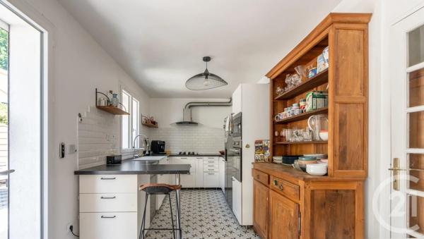 Maison à vendre  8 pièces - 225,11 m 2   ST MAUR DES FOSSES  - 94