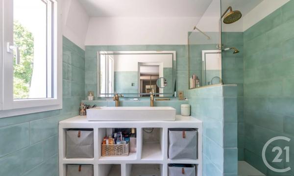 Maison à vendre  8 pièces - 225,11 m 2   ST MAUR DES FOSSES  - 94
