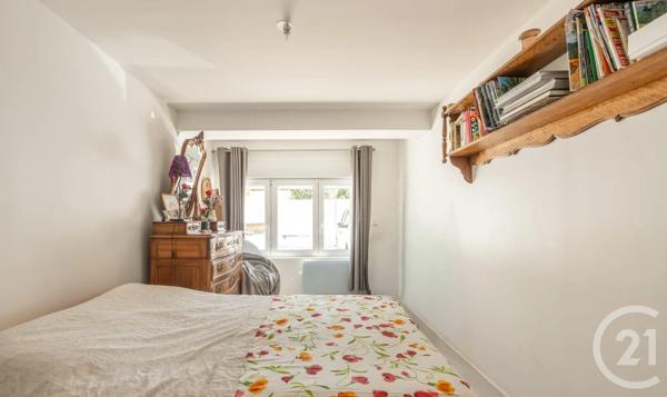 Maison à vendre  8 pièces - 225,11 m 2   ST MAUR DES FOSSES  - 94