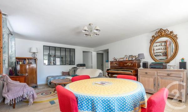 Maison à vendre  8 pièces - 225,11 m 2   ST MAUR DES FOSSES  - 94