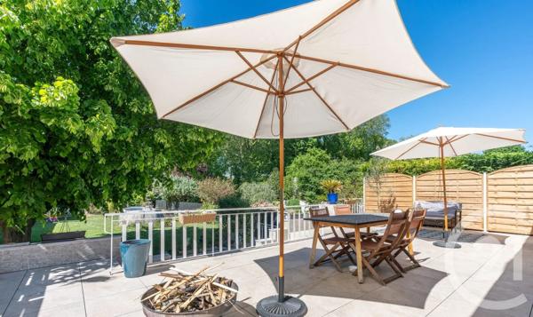 Maison à vendre  8 pièces - 225,11 m 2   ST MAUR DES FOSSES  - 94