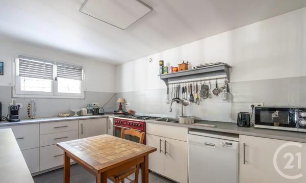 Maison à vendre  8 pièces - 225,11 m 2   ST MAUR DES FOSSES  - 94