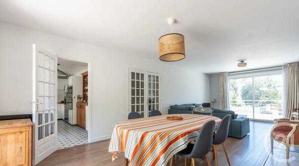Maison à vendre  8 pièces - 225,11 m 2   ST MAUR DES FOSSES  - 94