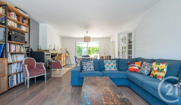 Maison à vendre  8 pièces - 225,11 m 2   ST MAUR DES FOSSES  - 94