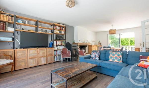 Maison à vendre  8 pièces - 225,11 m 2   ST MAUR DES FOSSES  - 94