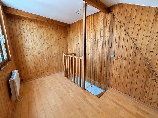 Grand F2 Loyer 1 000 €/mois charges comprises **  - Référence  2065