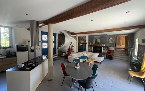 Maison à vendre    4 pièces • 164 m2 Ollioules