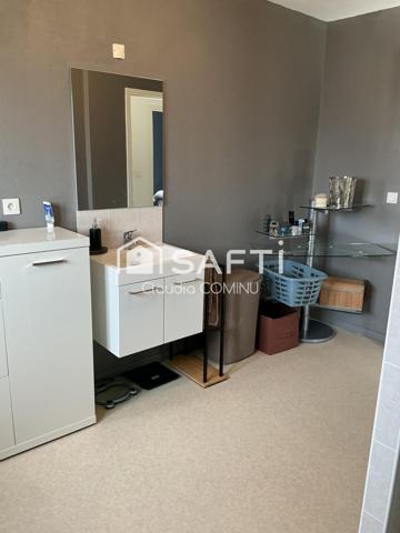 Appartement 100 m2 avec terrasse et parkings